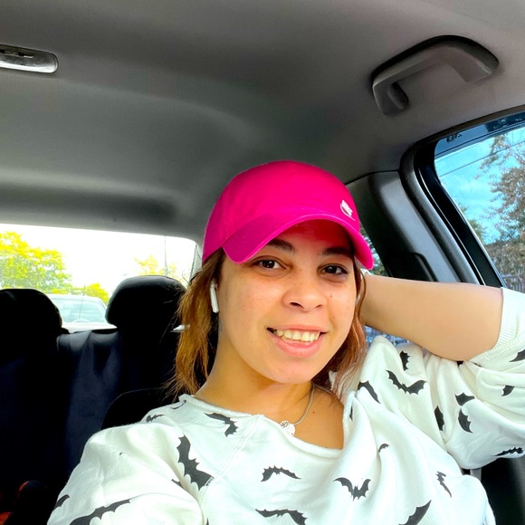 Meet your Posher, Migdalia - Picture 1 of 1